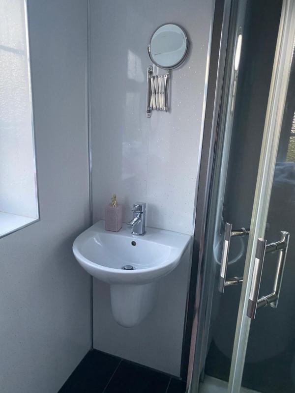 Budget Double Room image 2