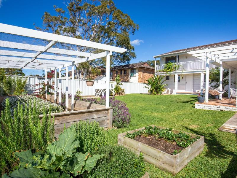 Whitewash I Pet Friendly I 5 Mins Walk to Beach - image 25