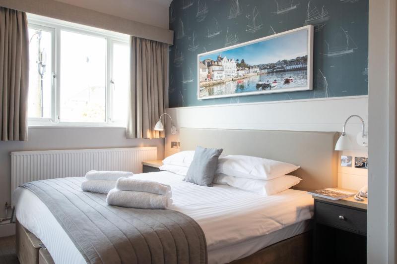 Superior Double Room with Sea View image 4