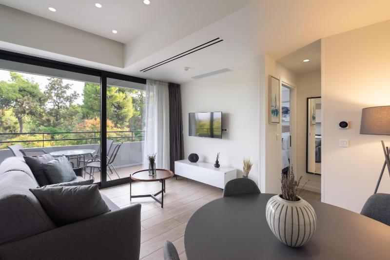 Deluxe Apartment with Balcony image 4