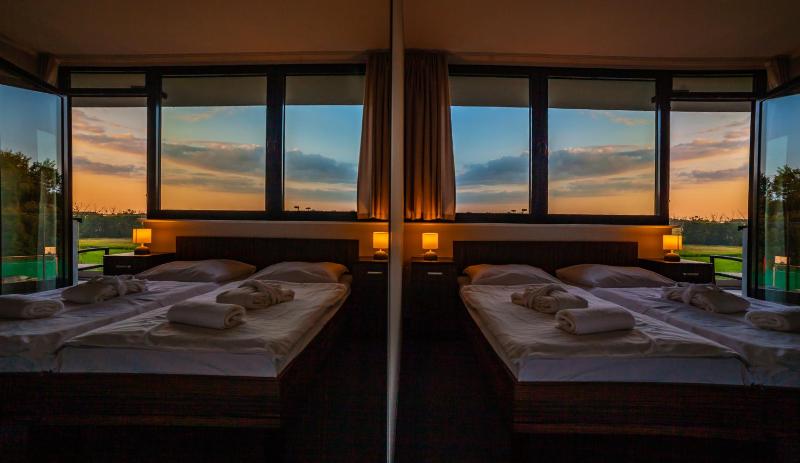 Standard Quadruple Room image 2