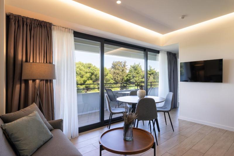Family Apartment with Balcony image 2