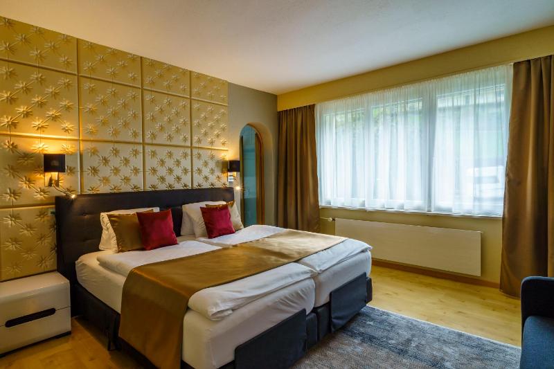 Double Room with Private Bathroom image 3