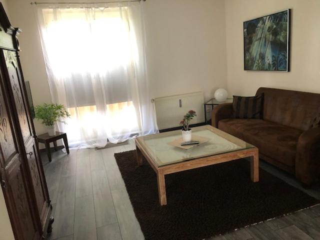 Deluxe Two-Bedroom Apartment image 3