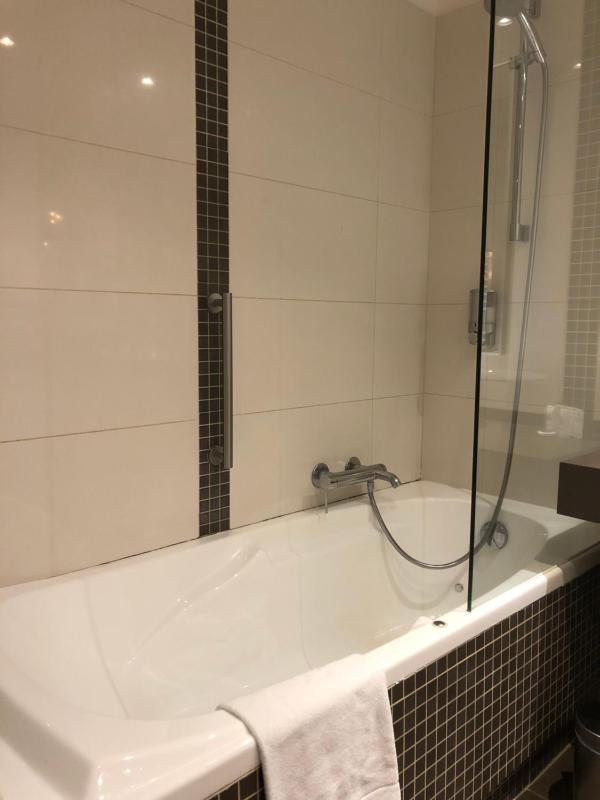 Deluxe Double Room with Bath image 3