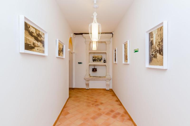 Studio Apartment image 4