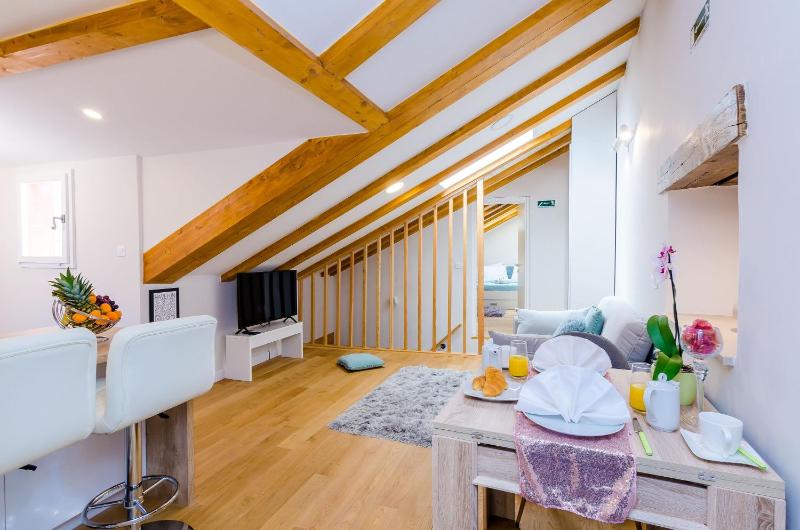 One-Bedroom Apartment - Attic image 1