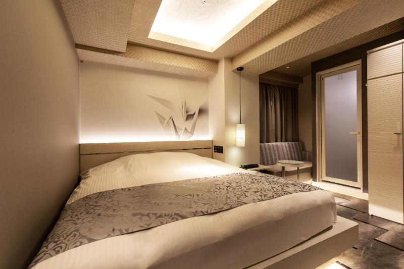 Hotel KARUTA 赤坂 - image 14