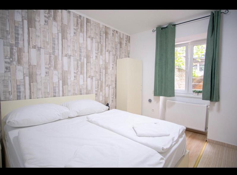 Easy Star Hotel - image 14