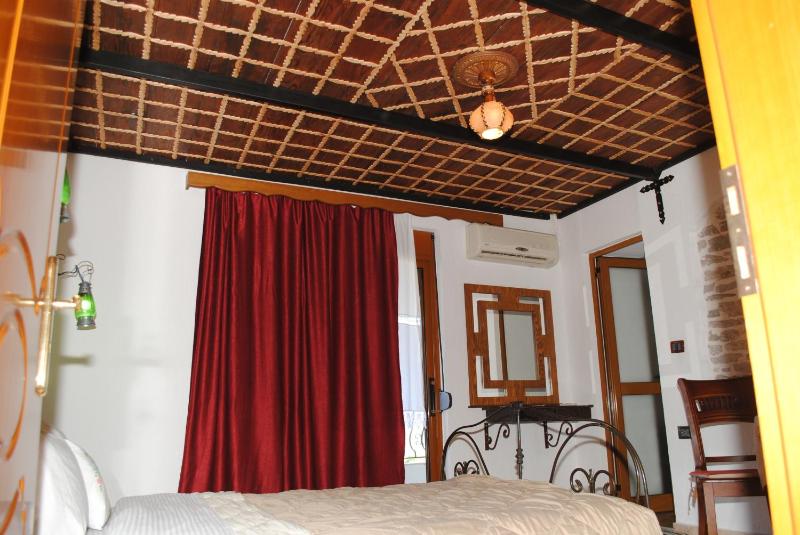 Deluxe Double Room (2 Adults + 1 Child) image 4