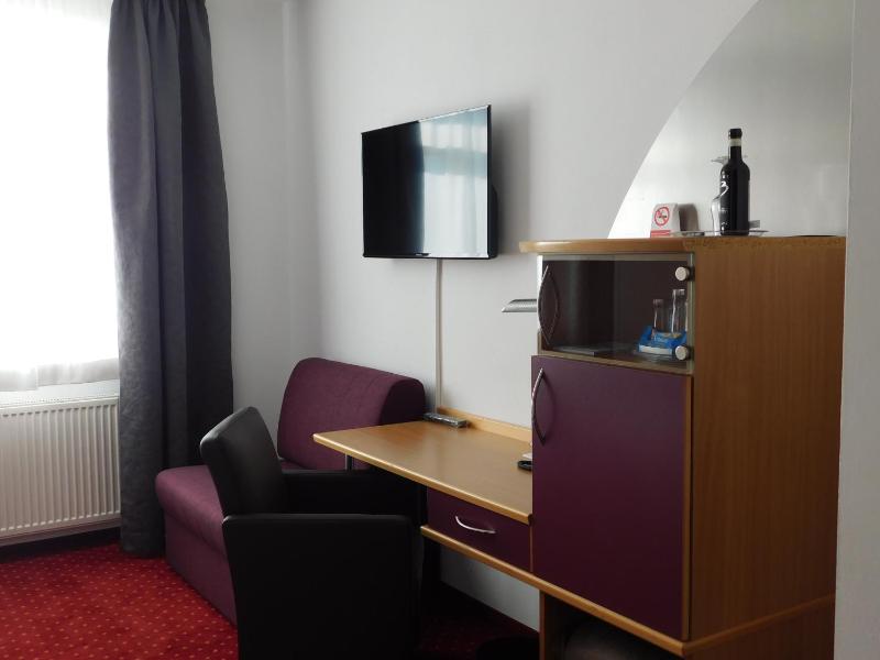 Double Room image 1