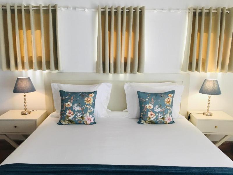 Deluxe Double Room with Sea View image 4