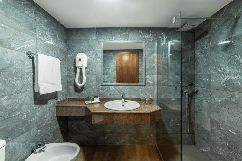 Double or Twin Room with Sea View image 2