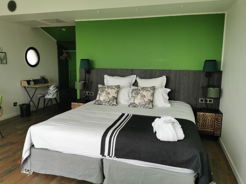 Suite with Terrace image 3