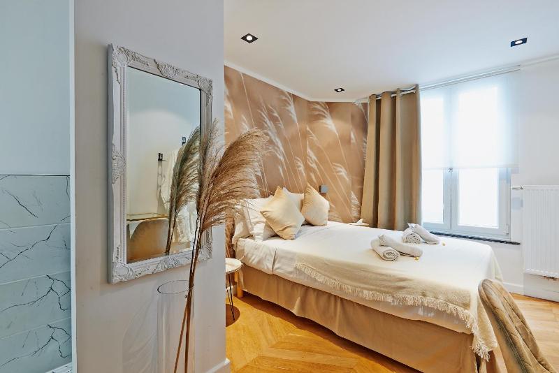 Double Room image 1