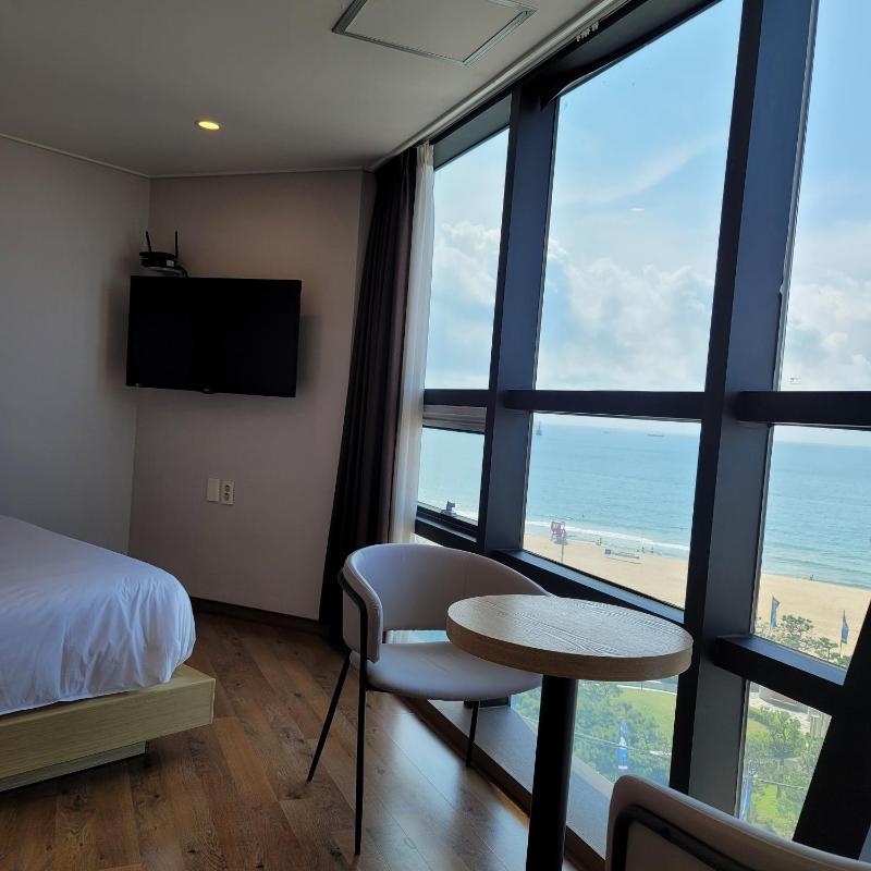 MS Hotel Haeundae - image 9