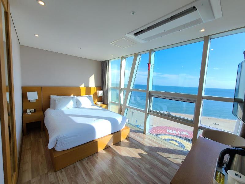 MS Hotel Haeundae - image 2