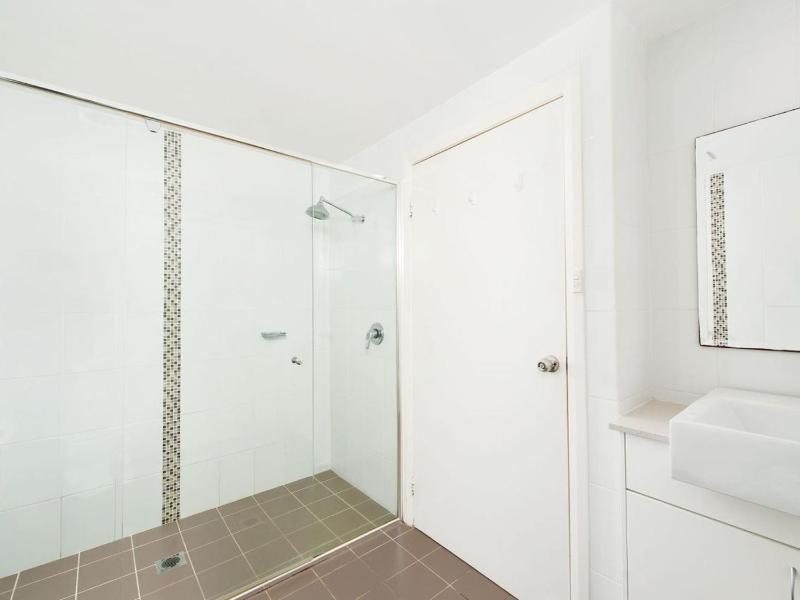 Barefoot Bliss 4 6-10 Market Street - Surfside Apartments - image 23