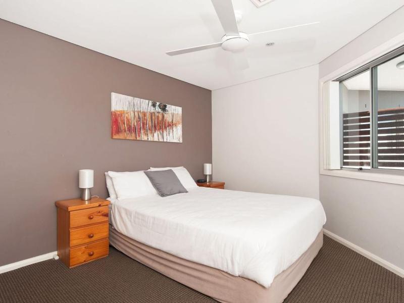 Barefoot Bliss 4 6-10 Market Street - Surfside Apartments - image 2