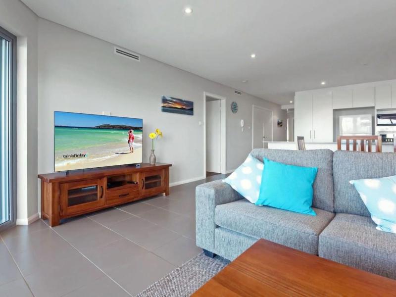Barefoot Bliss 4 6-10 Market Street - Surfside Apartments - image 11