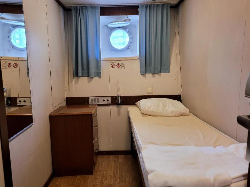 Single Cabin image 1