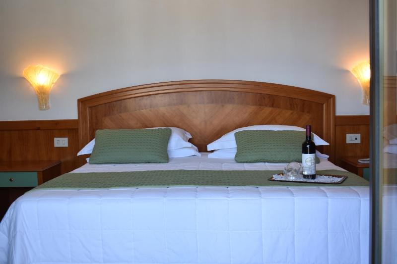 Basic Double or Twin Room image 1