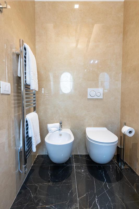 Standard Suite image 4