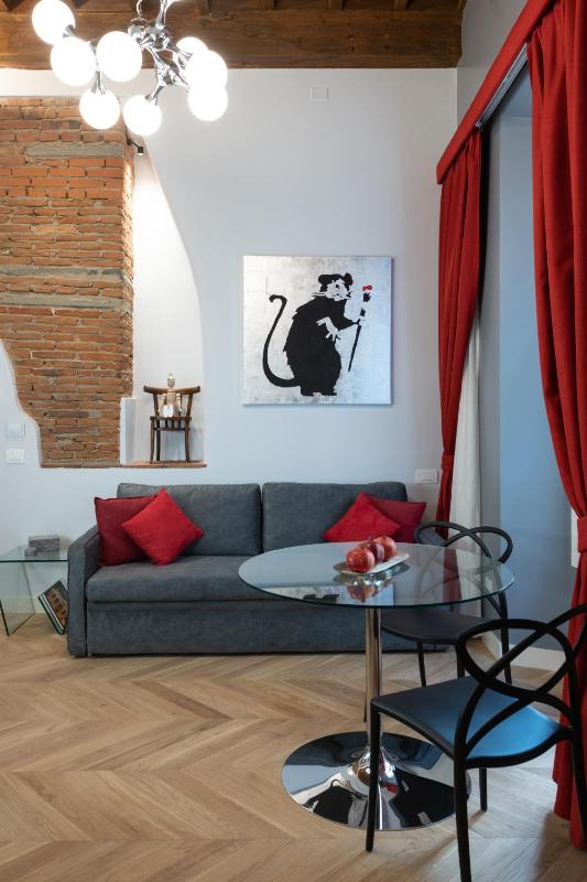 One-Bedroom Apartment image 1