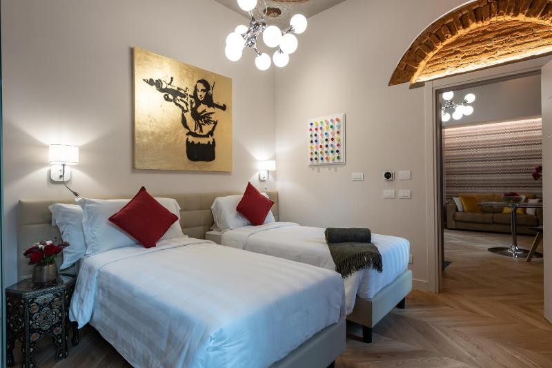 One-Bedroom Apartment image 2