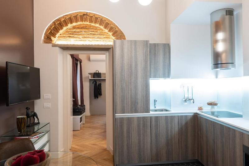 One-Bedroom Apartment image 3