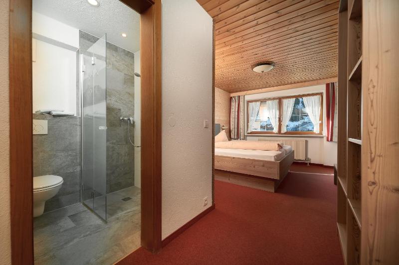Double Room with Balcony image 1