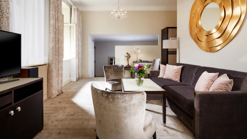 Luxury Apartment image 1