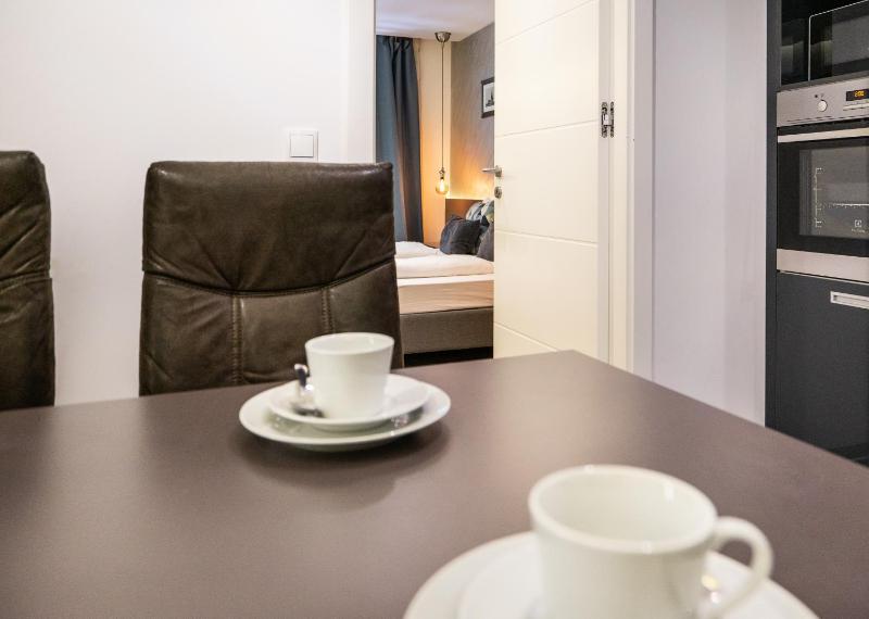 Deluxe Two-Bedroom Apartment with Whirlpool image 3