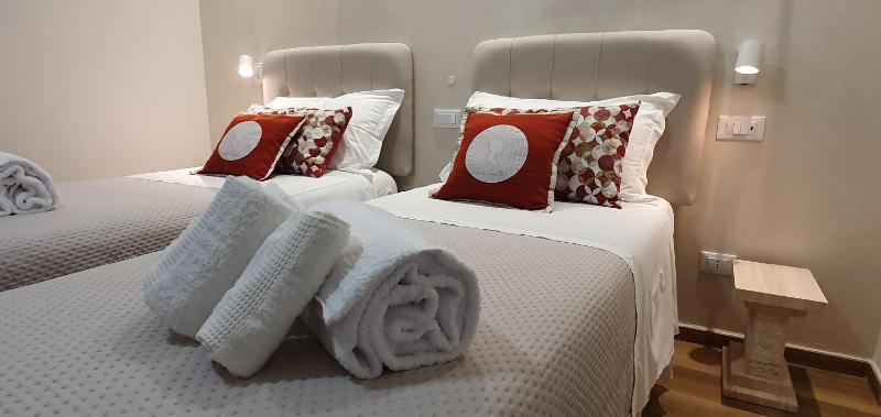 Lady Camollia Apartment - image 15