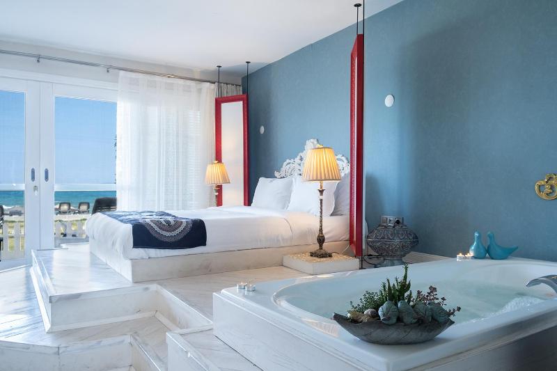 Junior Suite with Sea View image 3