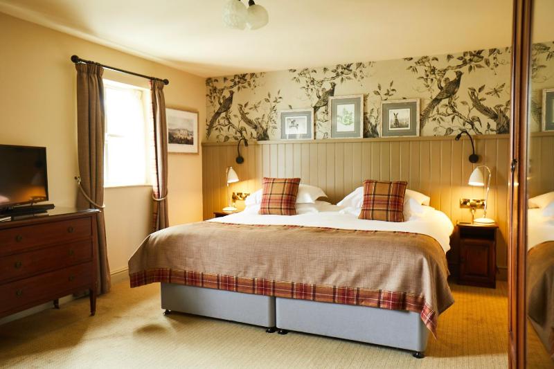 Double Room image 3