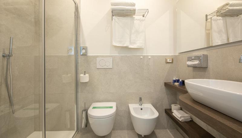 Double or Twin Room with Sea View image 4