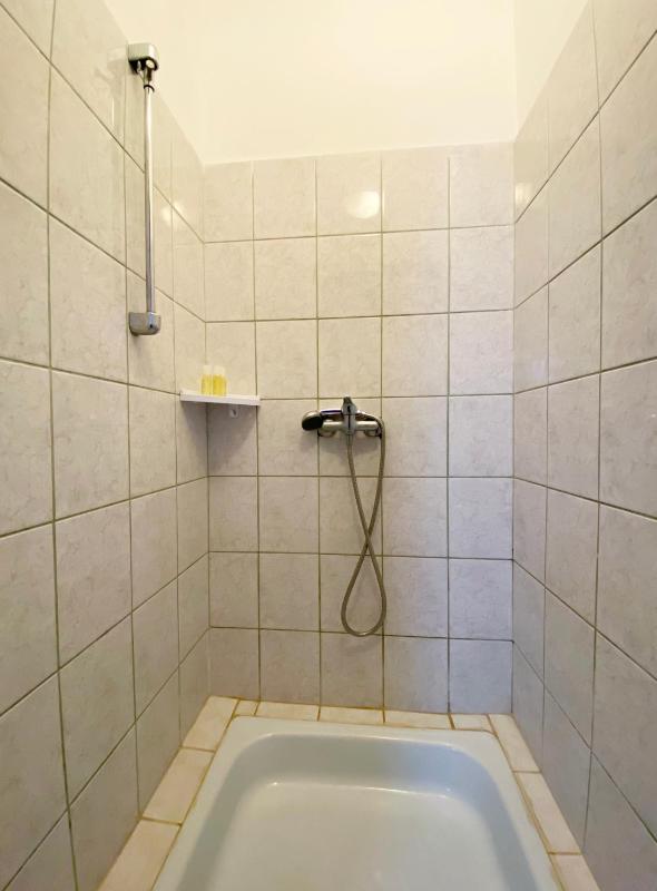 Standard Single Room image 3