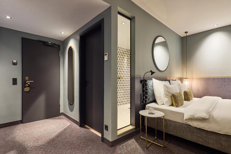 Superior Double Room - Free City Ticket image 1