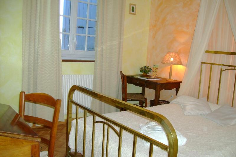 Single Room image 4