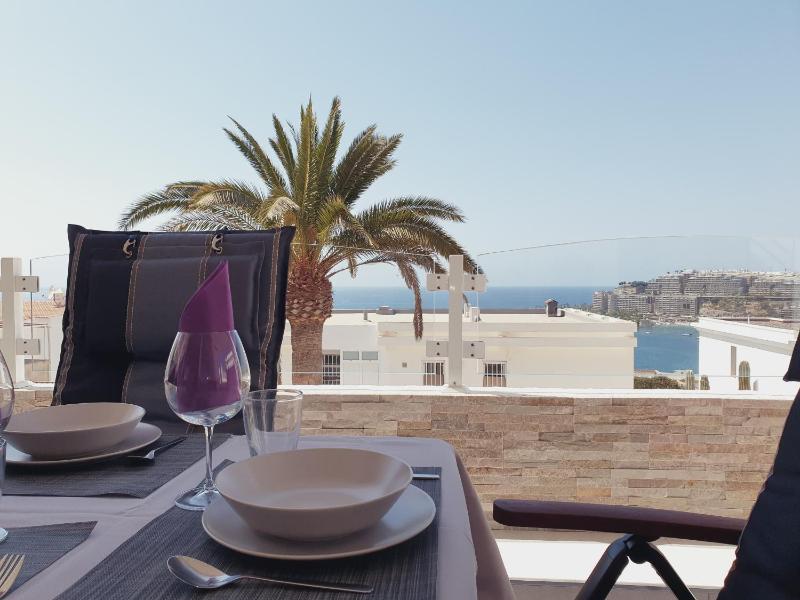 Elegant Spacious Apartment with Sea Views - image 8