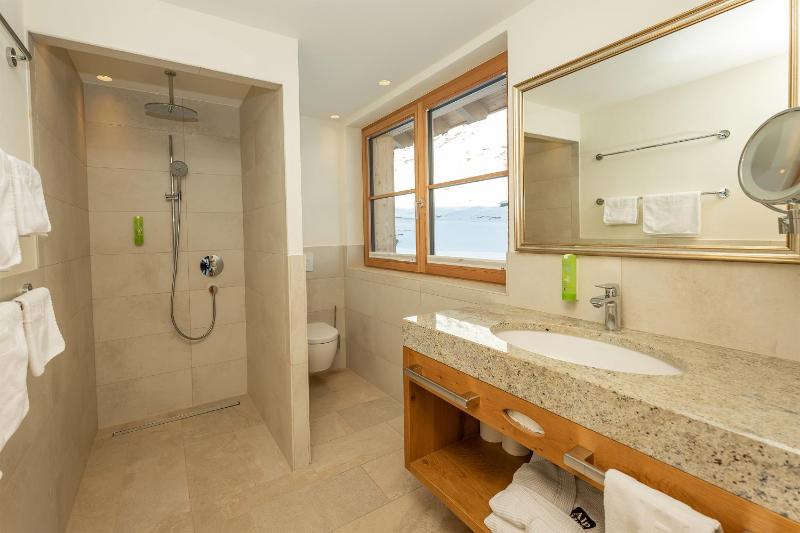 Apartment image 3