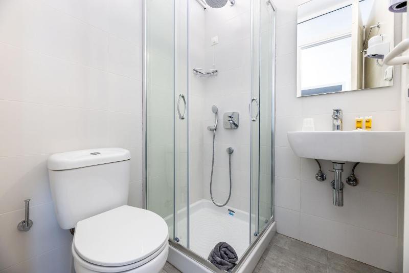 Superior Double or Twin Room with Sea View image 3