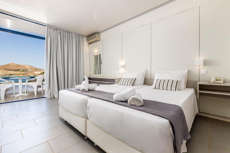 Superior Double or Twin Room with Sea View image 1