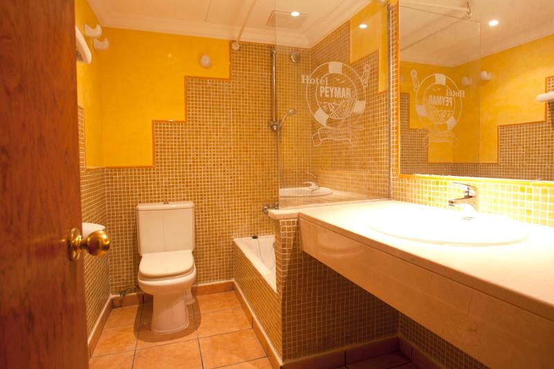 Single Room image 3