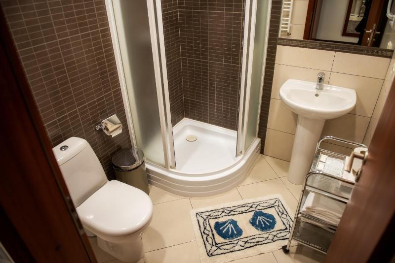 Double Room image 4