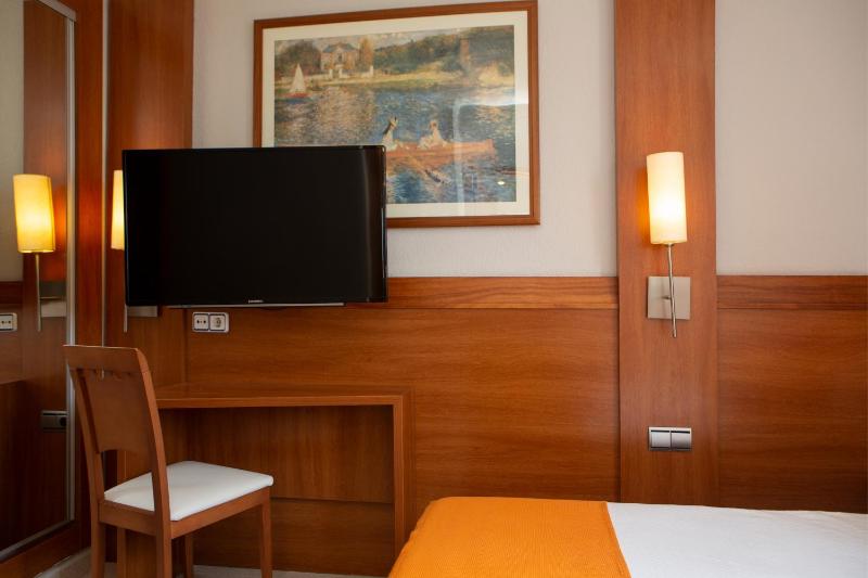Single Room image 2