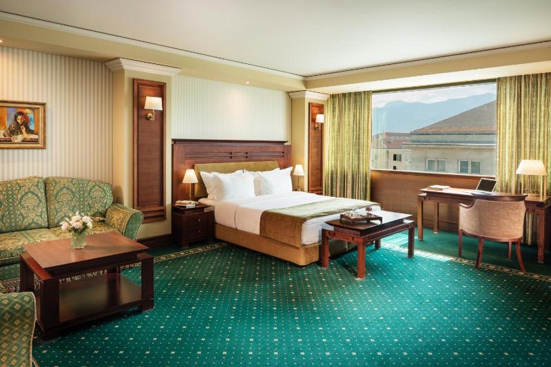 Superior Double Room image 3