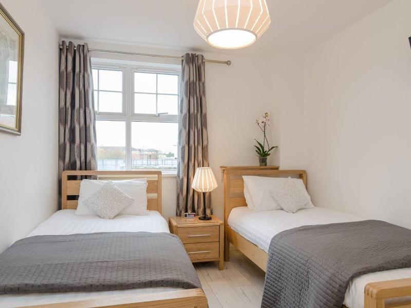 Deluxe Two-Bedroom Apartment with Garden View image 4
