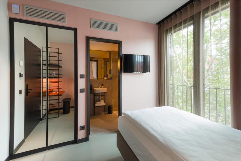 Super Cozy Room image 3